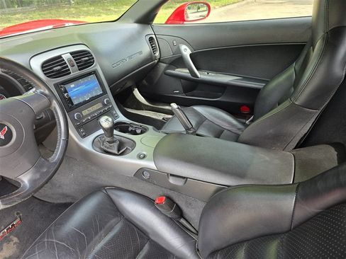 Used 2006 Chevrolet Corvette Coupe w/ Preferred Equipment Group RWD image 20