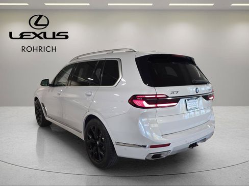 Used 2023 BMW X7 xDrive40i w/ Premium Package image 7