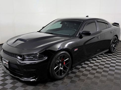 Used 2016 Dodge Charger R/T Scat Pack image 2