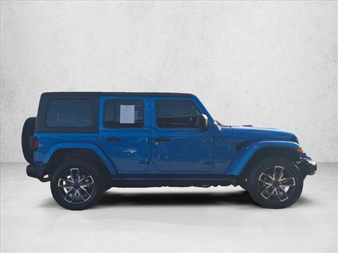 Used 2024 Jeep Wrangler Unlimited w/ LED Headlamp & Fog Lamp Group AWD/4WD image 4