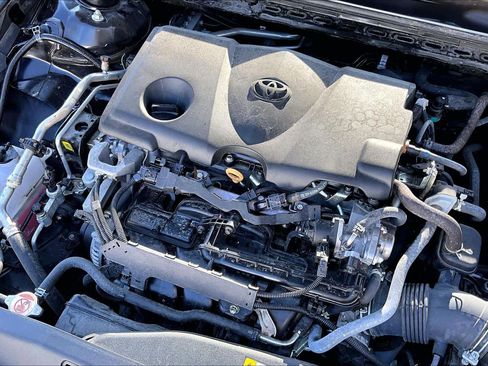 Used 2022 Toyota Camry LE image 31