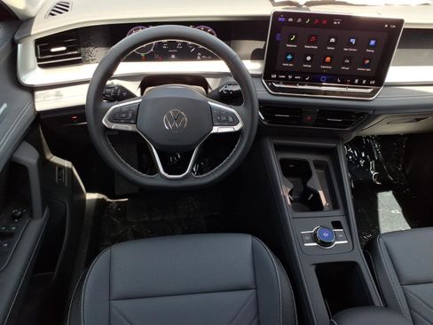 New 2026 Volkswagen Tiguan SE AWD/4WD image 16