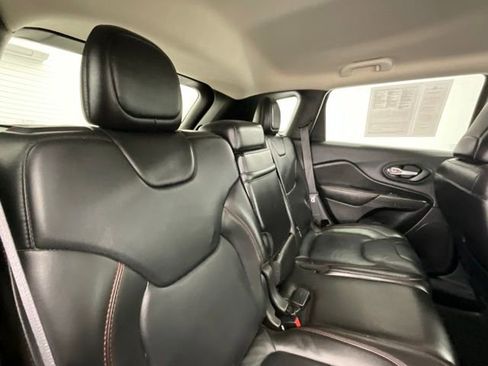 Used 2015 Jeep Cherokee Trailhawk w/ Comfort/Convenience Group image 14