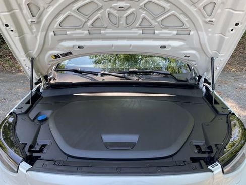 Certified 2023 Volvo C40 P8 Recharge Ultimate w/ Protection Package Premier AWD/4WD image 25