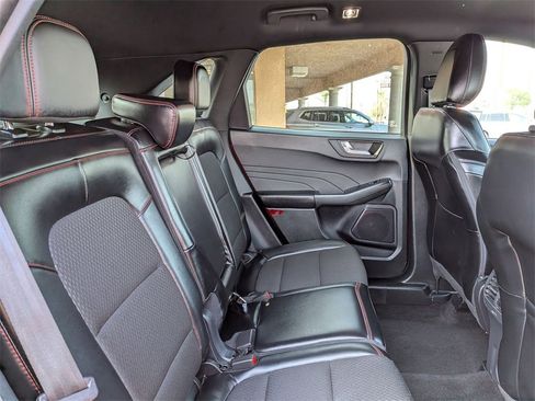 Used 2025 Ford Escape ST-Line image 28