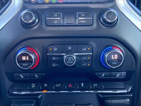 Used 2019 Chevrolet Silverado 1500 RST image 35