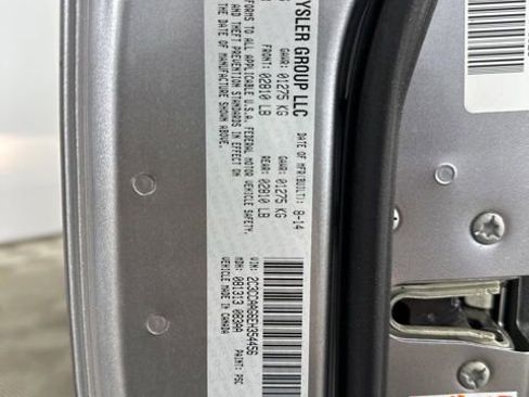 Used 2014 Chrysler 300 RWD image 31