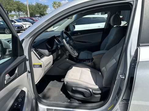 Used 2018 Hyundai Tucson SE FWD image 2