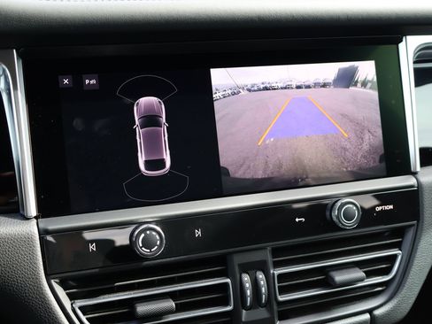 Certified 2024 Porsche Macan GTS image 18