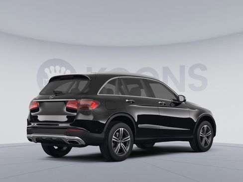 Used 2022 Mercedes-Benz GLC 300 4MATIC w/ AMG Line image 4