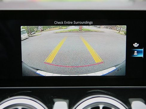 Used 2021 Mercedes-Benz GLA 250 4MATIC w/ Premium Package image 26