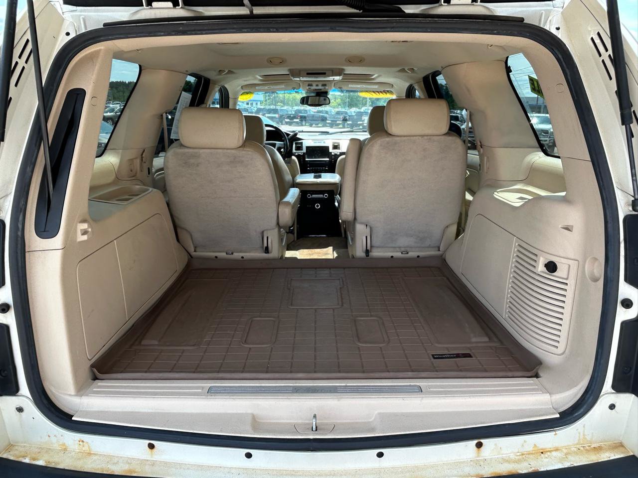 Used 2007 Cadillac Escalade AWD w/ Information Package image 16
