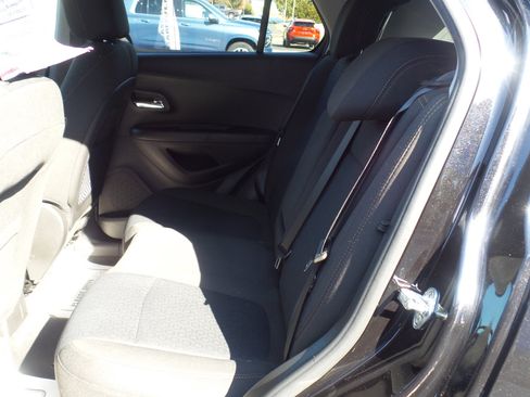 Used 2020 Chevrolet Trax LS w/ Tint and Cruise Package image 9