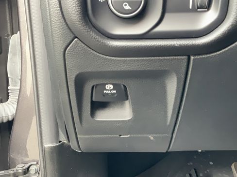 Used 2023 RAM 1500 Big Horn AWD/4WD image 30
