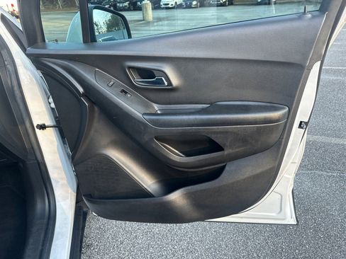 Used 2020 Chevrolet Trax LS w/ Tint and Cruise Package image 14