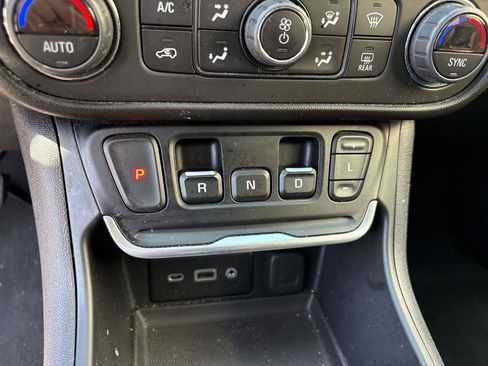 Used 2019 GMC Terrain SLE w/ Driver Convenience Package AWD/4WD image 23