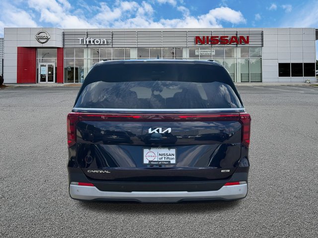 Used 2025 Kia Carnival EX FWD image 6