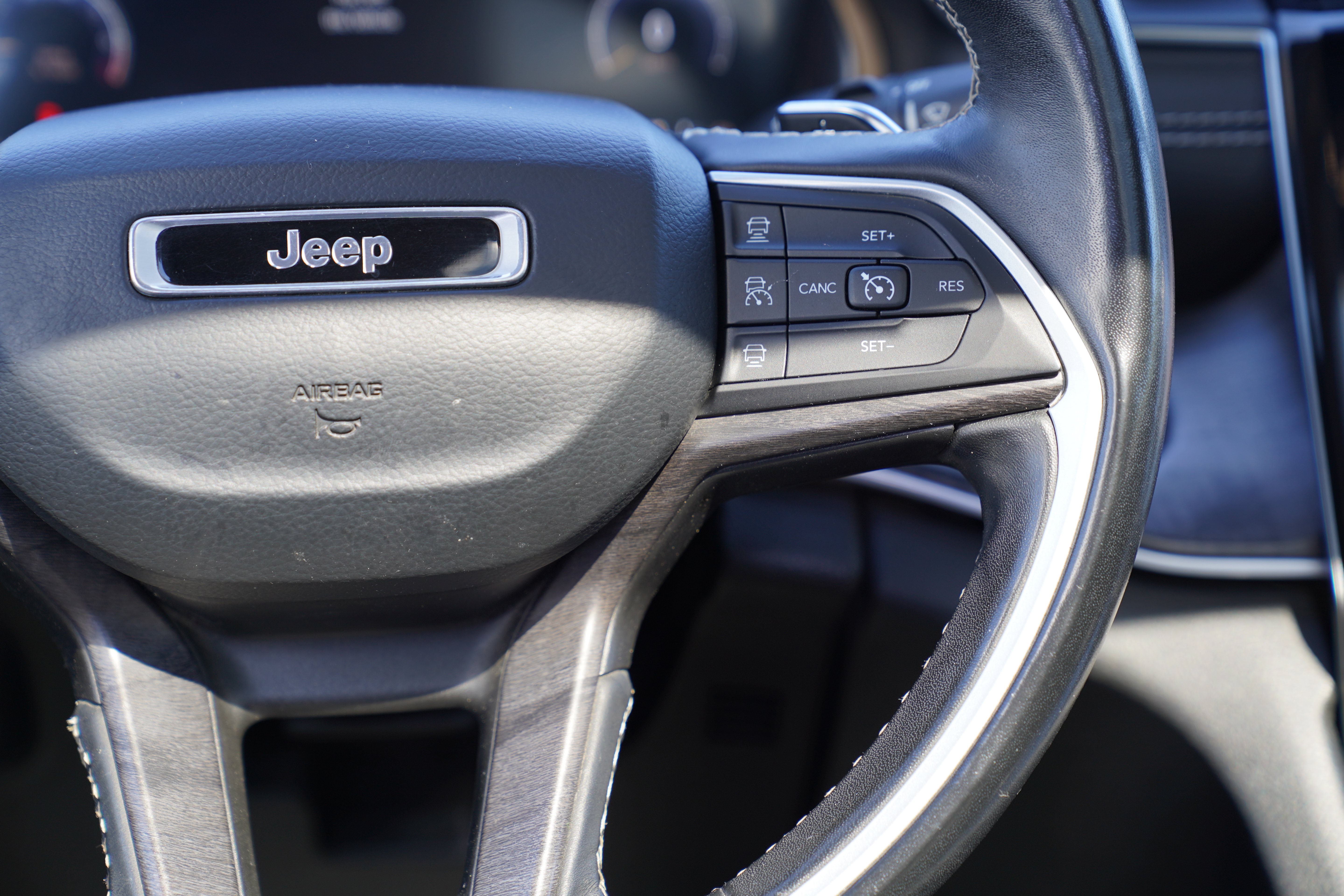 Used 2021 Jeep Grand Cherokee L Limited AWD/4WD image 21