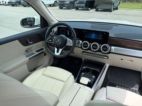 Certified 2023 Mercedes-Benz GLB 250 image 42