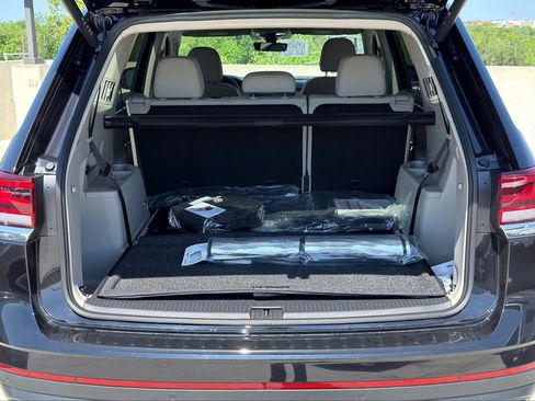 New 2026 Volkswagen Atlas SE FWD image 9