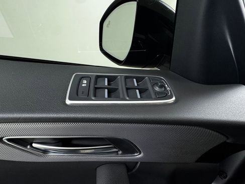 Used 2020 Jaguar F-PACE S image 24