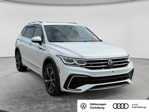 Used 2024 Volkswagen Tiguan SEL R-Line AWD/4WD image 3