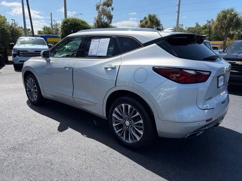 Used 2019 Chevrolet Blazer Premier w/ Driver Confidence II Package FWD image 4