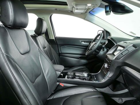 Used 2019 Ford Edge Titanium FWD image 24