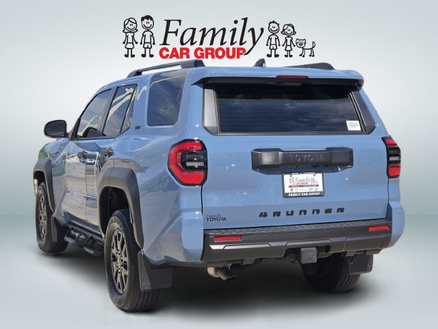 Used 2025 Toyota 4Runner SR5 AWD/4WD image 3