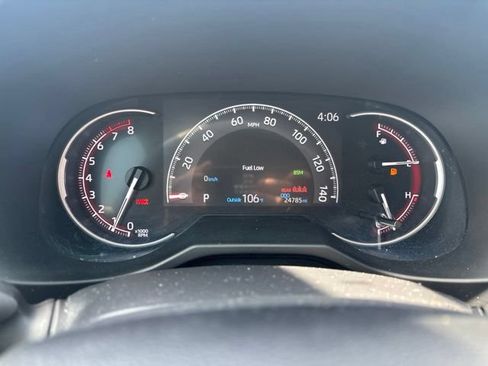 Used 2024 Toyota RAV4 XLE w/ Convenience Package FWD image 9