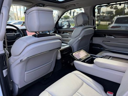 Used 2022 Jeep Grand Wagoneer Series I AWD/4WD image 26