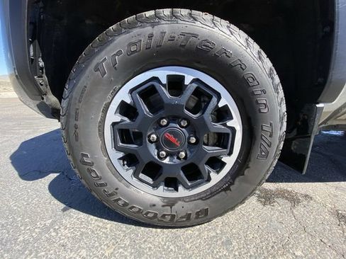 Used 2024 Toyota Tacoma TRD Off-Road w/ TRD Off Road Upgrade Package AWD/4WD image 10