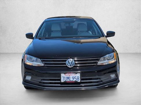 Used 2016 Volkswagen Jetta Sport image 2