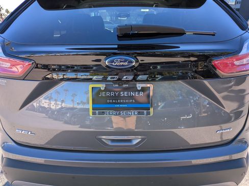 Used 2024 Ford Edge SEL w/ Convenience Package image 14