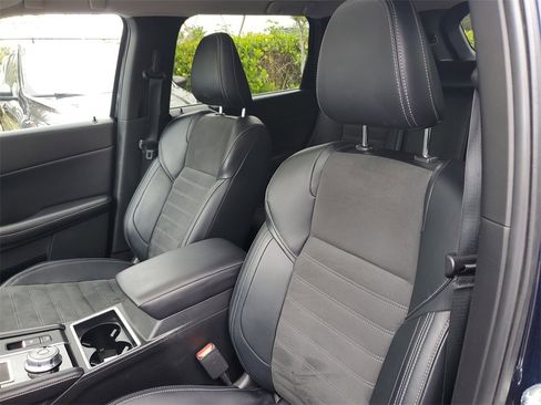 Used 2023 Mitsubishi Outlander SE image 20