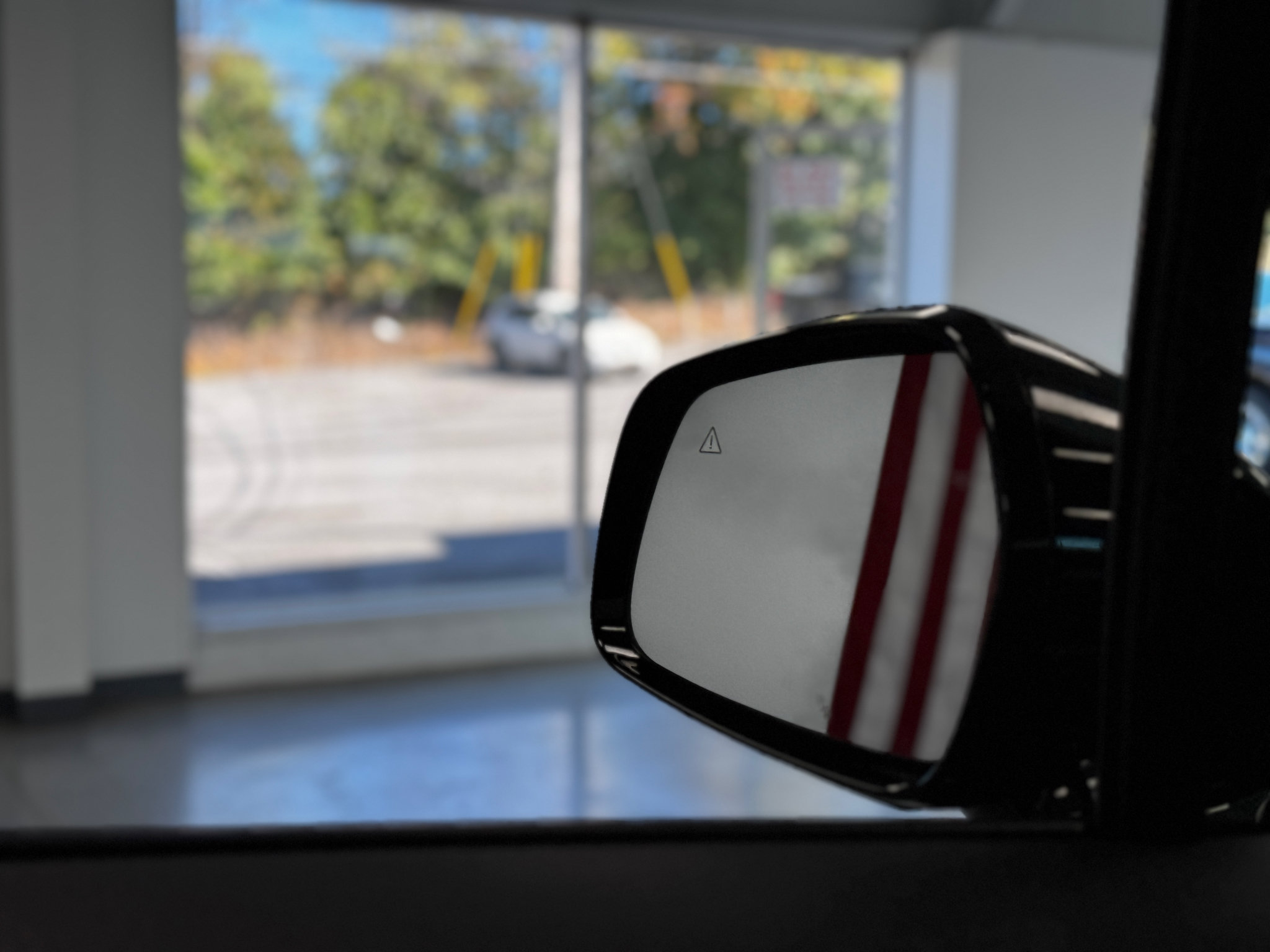 Used 2025 Kia Carnival FWD image 14