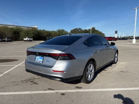 Certified 2025 Honda Accord LX image 5