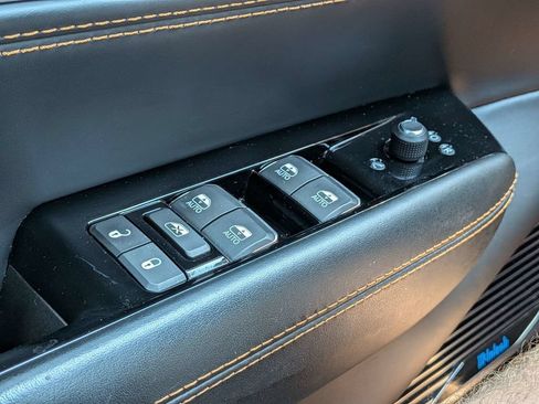 Used 2022 Jeep Grand Wagoneer Series III AWD/4WD image 27