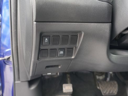 Used 2020 Nissan Pathfinder S AWD/4WD image 17