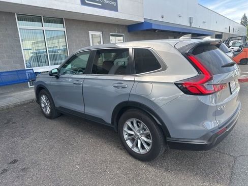 Used 2023 Honda CR-V EX image 3