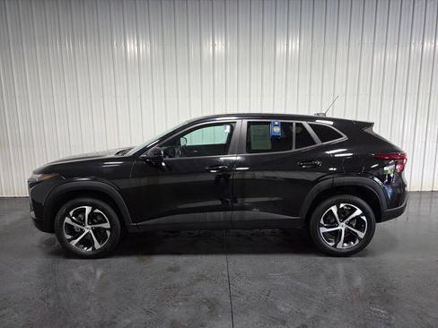 Used 2024 Chevrolet Trax RS FWD image 4