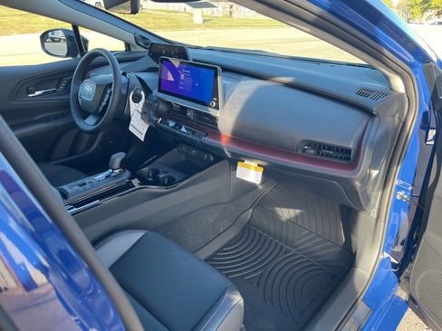 New 2026 Toyota Prius Plug-In Hybrid FWD image 26