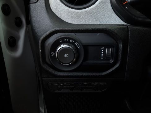 Used 2025 Jeep Wrangler Unlimited Sport AWD/4WD image 18