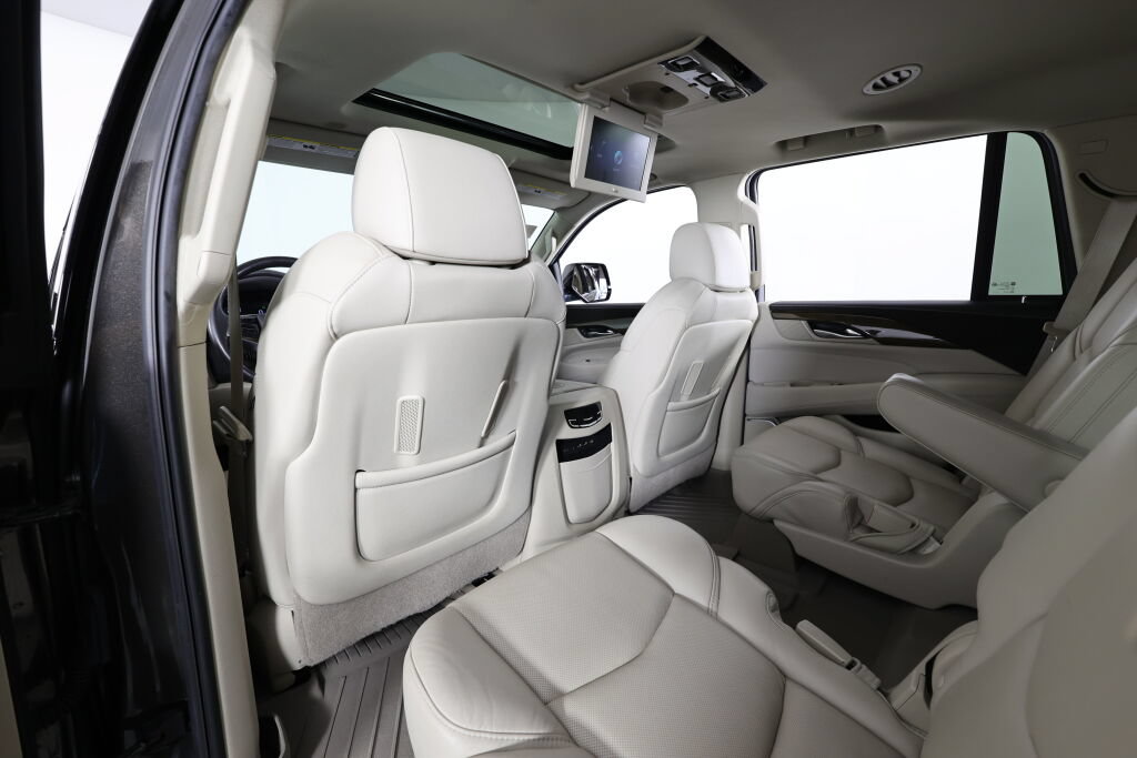 Used 2020 Cadillac Escalade Luxury AWD/4WD image 14