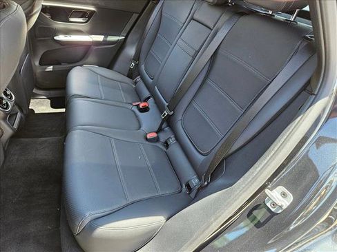 Used 2026 Mercedes-Benz GLC 300 image 17