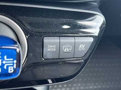 Used 2022 Toyota Prius Prime LE image 38