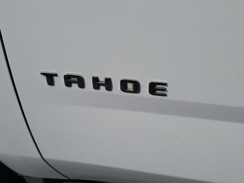 Used 2018 Chevrolet Tahoe LT image 2