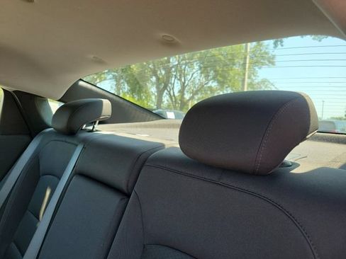 Certified 2025 Chevrolet Malibu LT FWD image 17