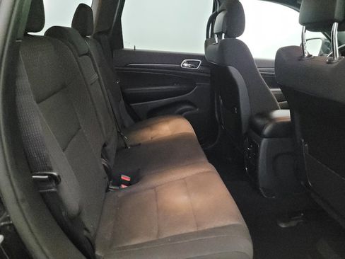 Used 2019 Jeep Grand Cherokee Laredo AWD/4WD image 19