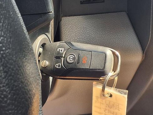 Used 2022 Ford F250 XL w/ Power Equipment Group image 11